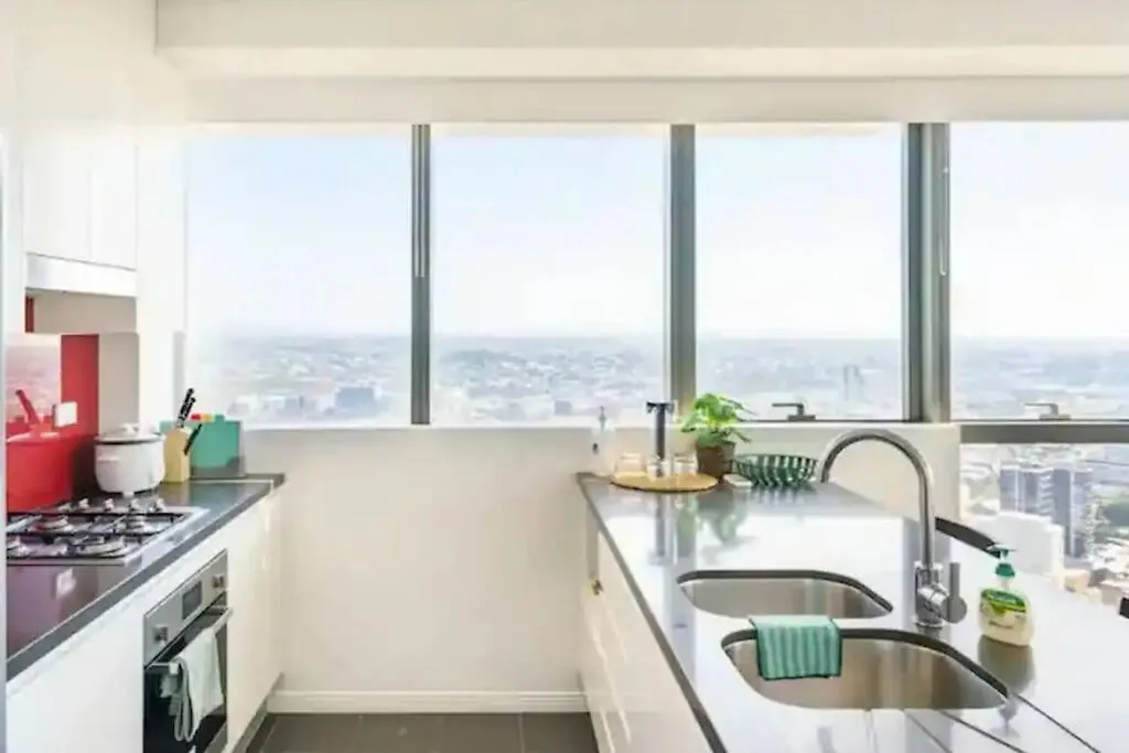 Meriton Soleil Above The Clouds - Central Lv 56 Sky Home With Story Bridge Views & Free Onsite Carpark Brisbane 0*,  Australia